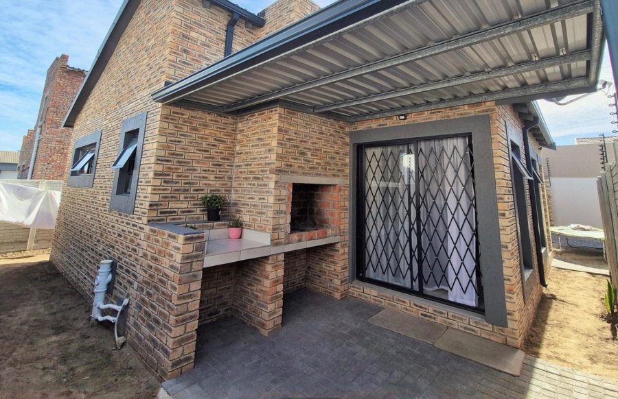 3 Bedroom Property for Sale in Overbaakens Eastern Cape